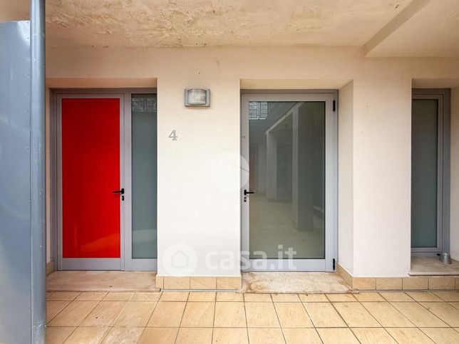 Ufficio in commerciale in Via Eleonora Duse 3