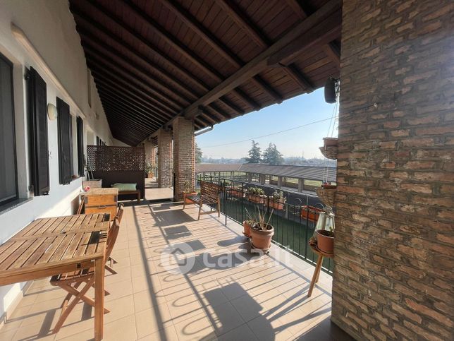 Appartamento in residenziale in Via Adua 95