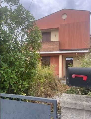 Villetta a schiera in residenziale in Via Don Lorenzo Milani