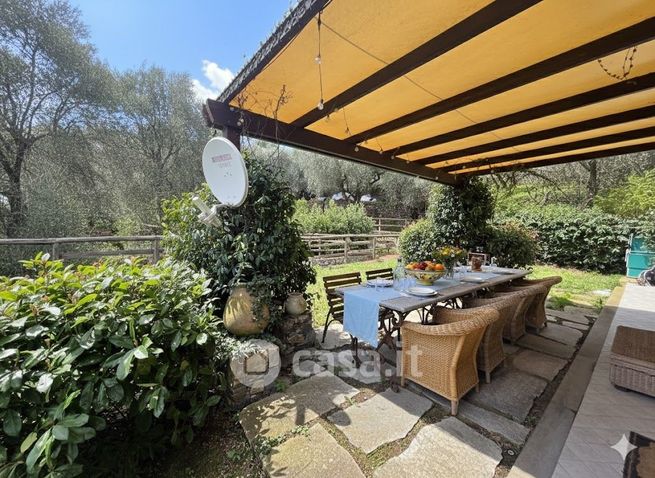 Appartamento in residenziale in Strada Colla Micheri