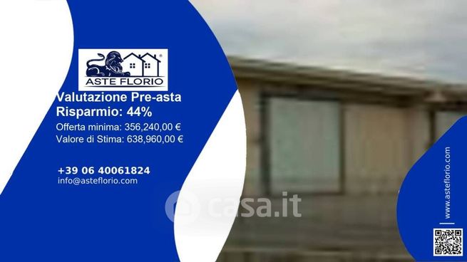 Ufficio in commerciale in Via Italia