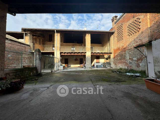 Casa indipendente in residenziale in Via Borghi Inferiori 12