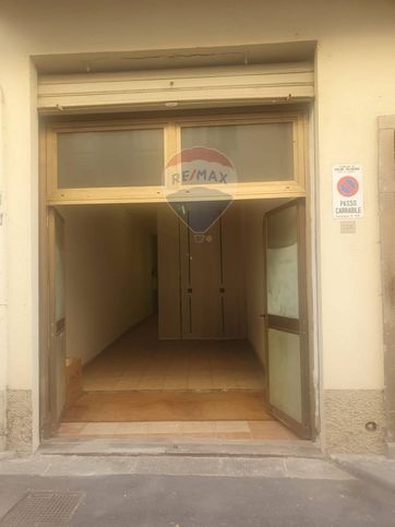 Box/posto auto in residenziale in San Domenico 128