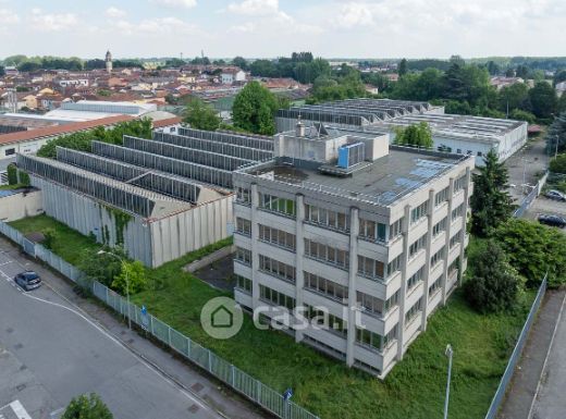 Capannone in commerciale in Via Isonzo