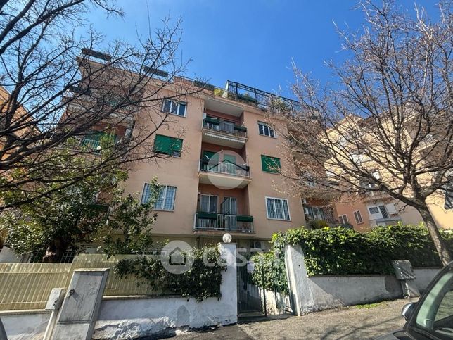 Appartamento in residenziale in Via Fonteiana 126