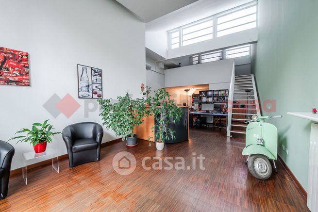 Ufficio in commerciale in Via Giuseppe Parini