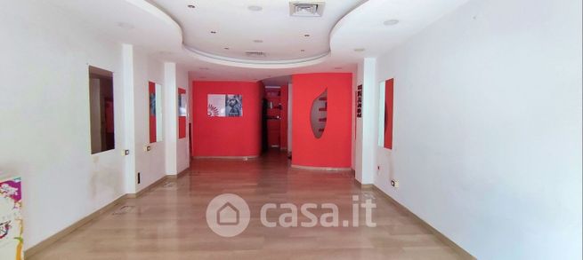 Attivitã /licenza (con o senza mura) in commerciale in Via Paolo Telesforo