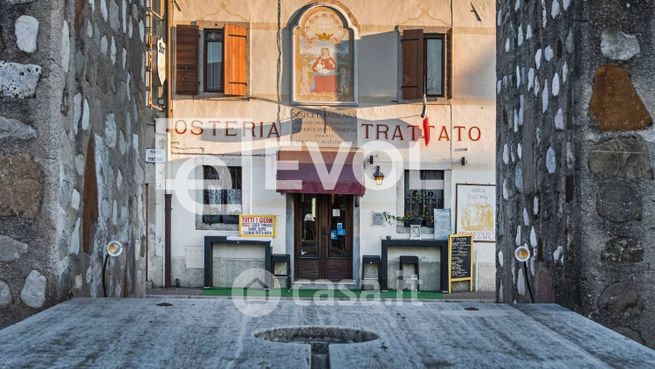 Attivitã /licenza (con o senza mura) in commerciale in 