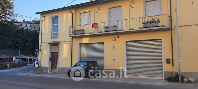 Casa indipendente in residenziale in Viale Vittorio Veneto 3