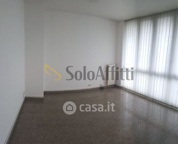 Ufficio in commerciale in 