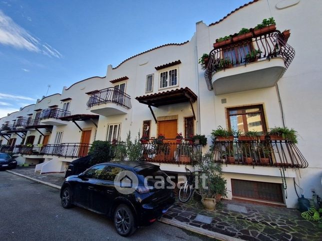 Villetta a schiera in residenziale in Viale Paolo Borsellino e Giovanni Falcone 10