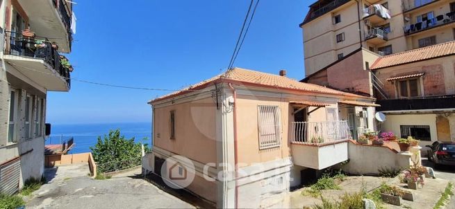 Casa indipendente in residenziale in Via M. Salomone 10