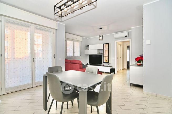 Appartamento in residenziale in Via Angelo Cazzaniga 6