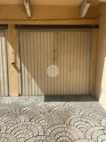 Box/posto auto in residenziale in Vicolo Disciplina 5