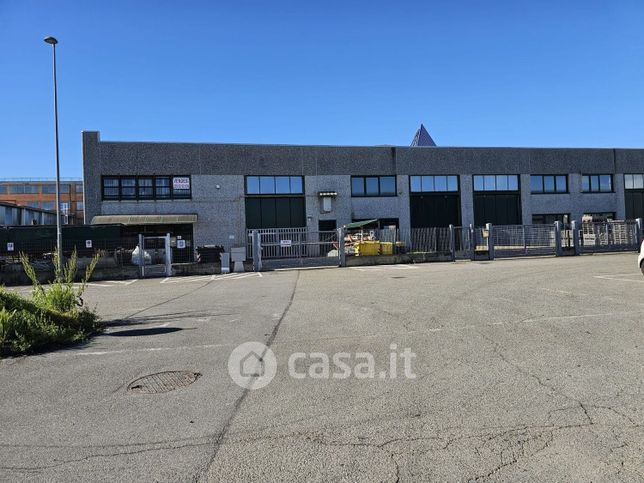 Capannone in commerciale in Via Brandizzo 135