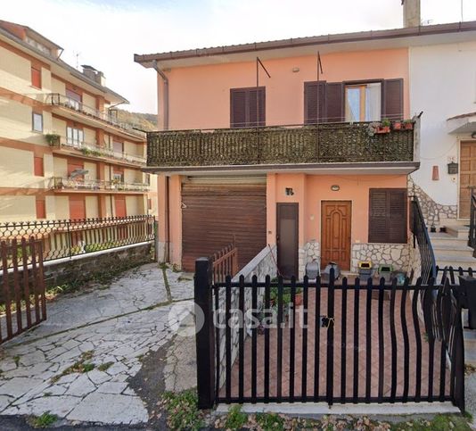 Appartamento in residenziale in Via Monte Pellecchia 18