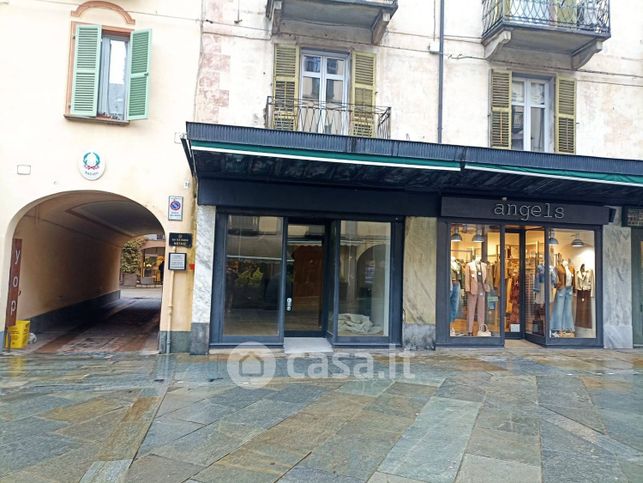 Attivitã /licenza (con o senza mura) in commerciale in Corso Italia 10