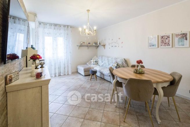Appartamento in residenziale in Via Montecarlo 10