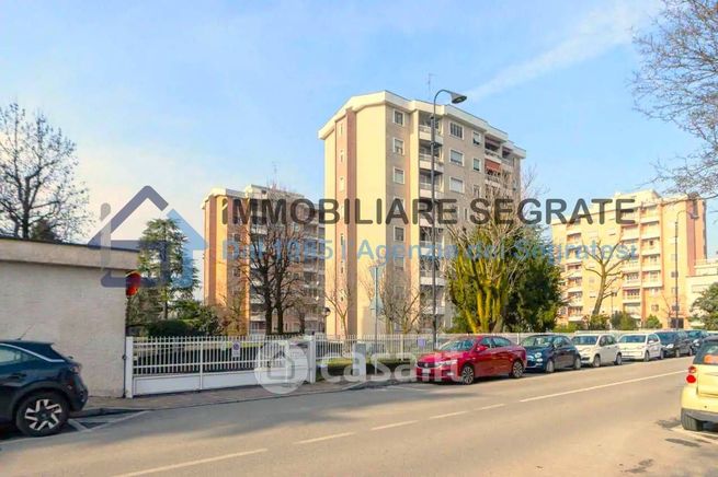 Box/posto auto in residenziale in primo maggio 8