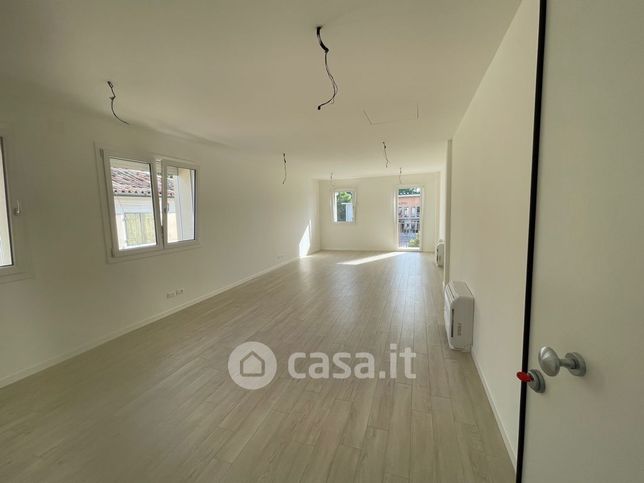 Ufficio in commerciale in Via Roma 50 /A