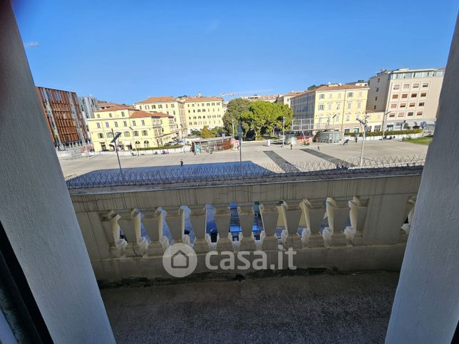 Ufficio in commerciale in 