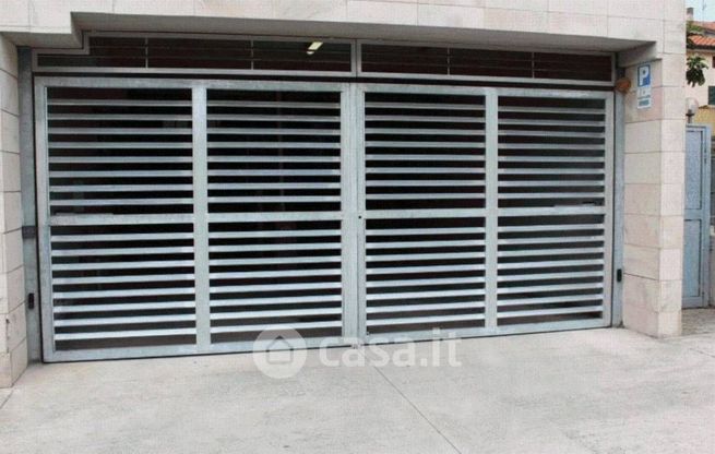 Box/posto auto in residenziale in Via Umberto I 37