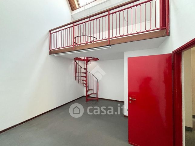 Ufficio in commerciale in Via dell'Isola 3