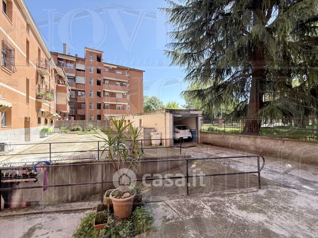 Appartamento in residenziale in Via Monza 42