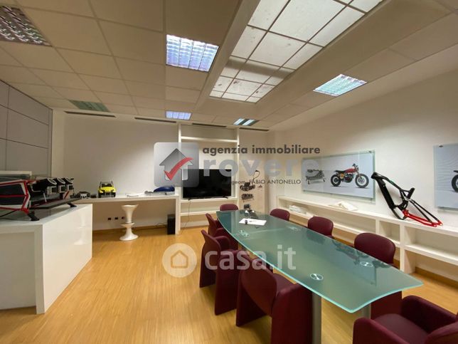 Ufficio in commerciale in