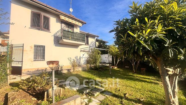 Casa indipendente in residenziale in Costa Monte Fedele