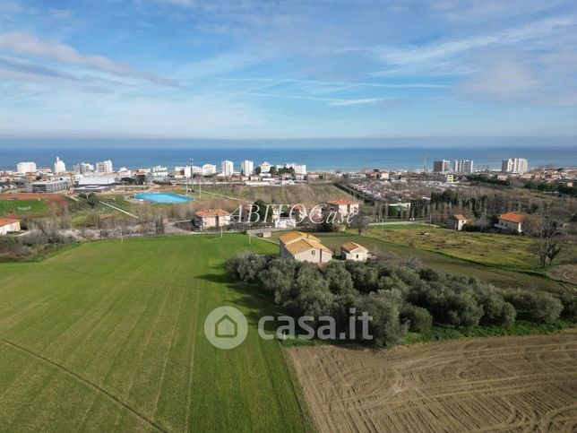 Casa indipendente in residenziale in Strada delle Saline 67