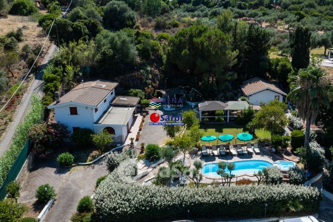 Villa in residenziale in Strada Consortile Sant'Anna Pollina 149
