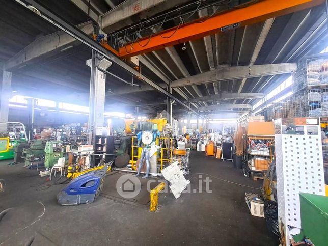 Capannone in commerciale in Strada del Casas 14