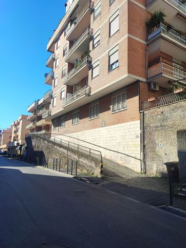 Box/posto auto in residenziale in Via Tiburto