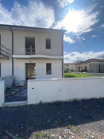 Villetta a schiera in residenziale in Via Romana Ovest