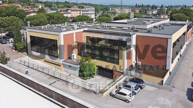 Ufficio in commerciale in Via Guglielmo Marconi