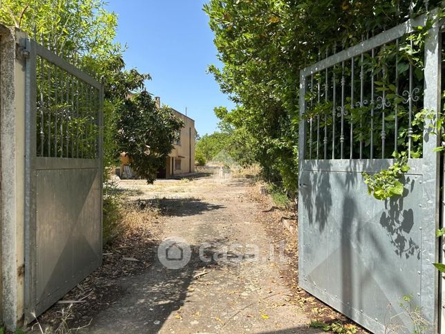 Villa in residenziale in Via Giuseppe de Martini 83