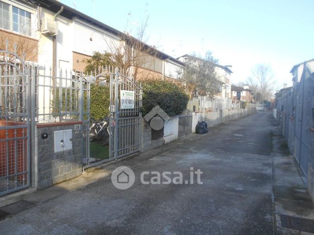 Appartamento in residenziale in Via B. Castiglia 20