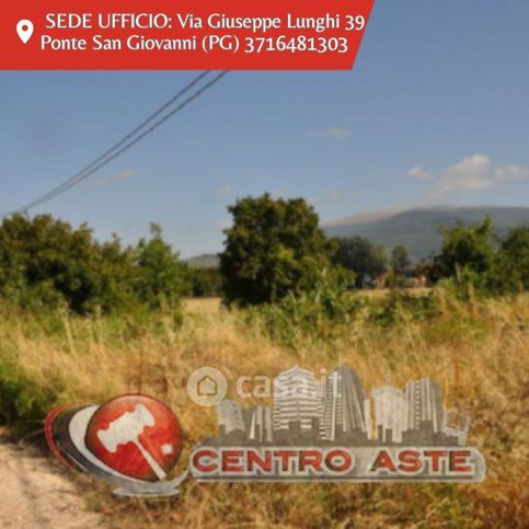 Terreno agricolo in commerciale in Via Laghi di Pilato