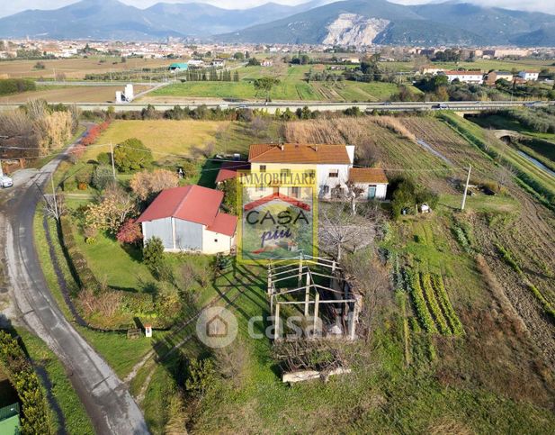 Rustico/casale in residenziale in Via Santa Angela Merici 16