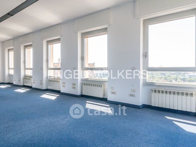 Ufficio in commerciale in Via Nairobi