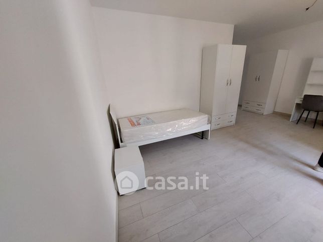 Appartamento in residenziale in Via Mezzocannone