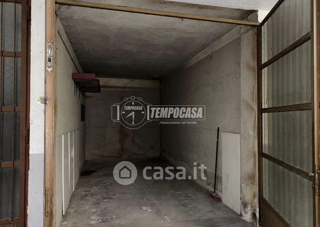 Box/posto auto in residenziale in Via Giacomo Leopardi