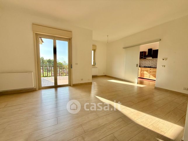 Appartamento in residenziale in Viale Angelo Vasta 4