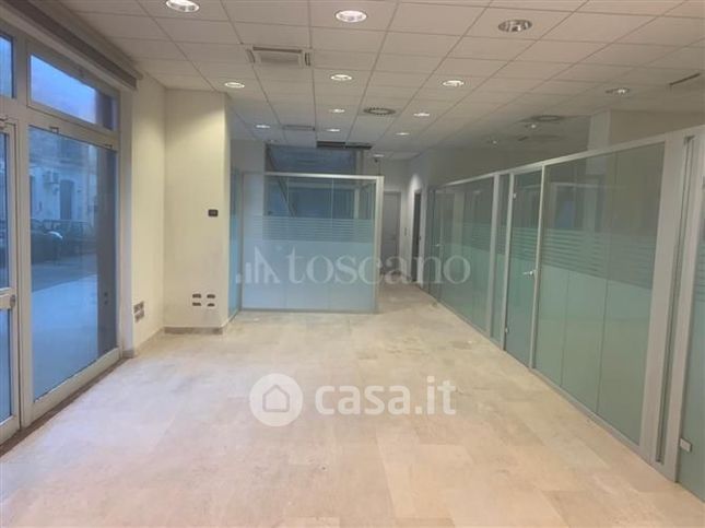 Ufficio in commerciale in Via Nazario Sauro