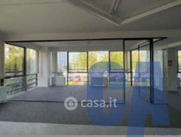 Ufficio in commerciale in Viale Milanofiori