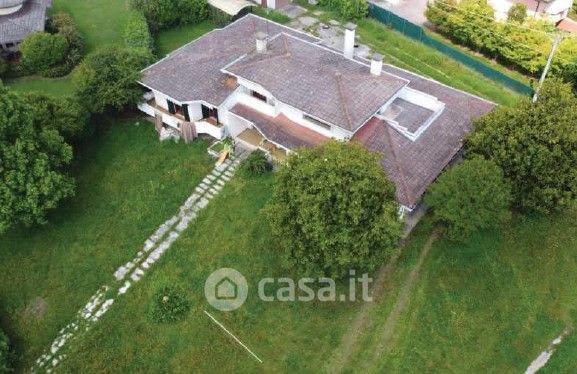 Casa indipendente in residenziale in Via Venezia 47