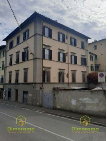 Appartamento in residenziale in Via Senese 27