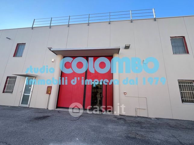 Capannone in commerciale in Via Castel Mella