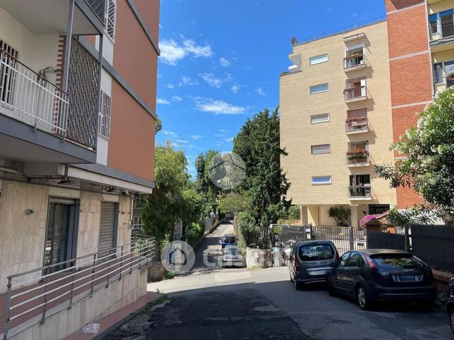 Appartamento in residenziale in Via Posillipo 69